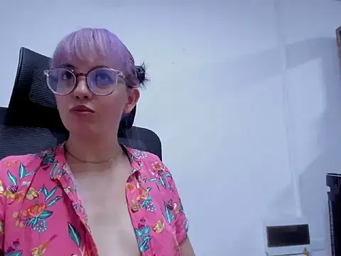 Snapshot of dalila_macherano1 chatting on 09-15-25, 09:04 dalila macherano1 online show from 09-15-25, 09:04