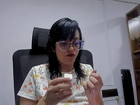 Snapshot of dalila_macherano1 chatting on 09-17-25, 10:11 dalila macherano1 online show from 09-17-25, 10:11