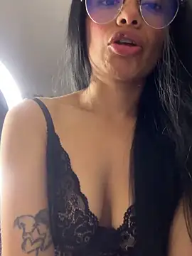 Melissa coch online show from 11-02-25, 05:10