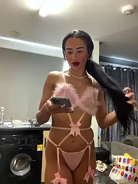 Snapshot of itsyourgirltee chatting on 09-25-25, 02:10 itsyourgirltee online show from 09-25-25, 02:10