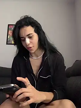 Snapshot of itsyourgirltee chatting on 12-05-25, 11:52 itsyourgirltee online show from 12-05-25, 11:52