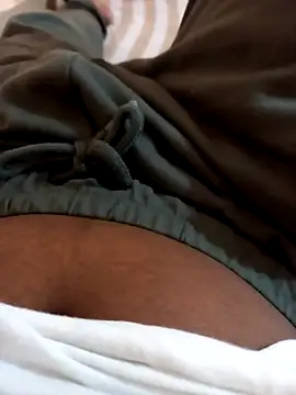 Snapshot of Mahiya0 chatting on 10-31-25, 02:18 Mahiya0 online show from 10-31-25, 02:18