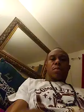 Snapshot of mannystrong6933 chatting on 10-14-25, 07:42 mannystrong6933 online show from 10-14-25, 07:42