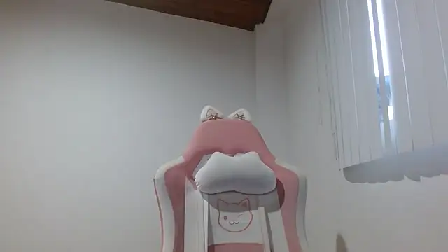 Snapshot of Crystal_Star_ chatting on 09-13-25, 10:59 Crystal Star online show from 09-13-25, 10:59