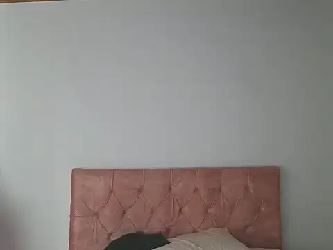 Snapshot of Crystal_Star_ chatting on 10-13-25, 03:45 Crystal Star online show from 10-13-25, 03:45