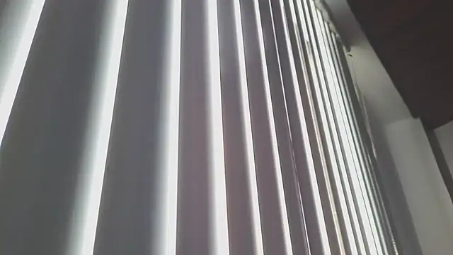 Snapshot of Crystal_Star_ chatting on 10-20-25, 01:22 Crystal Star online show from 10-20-25, 01:22