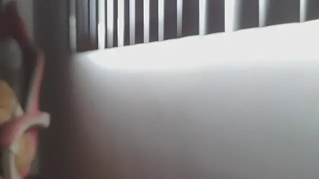 Snapshot of Crystal_Star_ chatting on 10-28-25, 01:25 Crystal Star online show from 10-28-25, 01:25