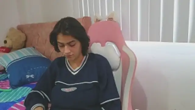 Snapshot of Crystal_Star_ chatting on 11-05-25, 10:59 Crystal Star online show from 11-05-25, 10:59