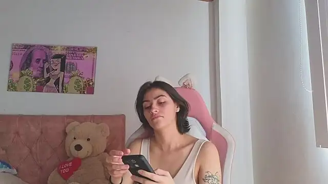 Snapshot of Crystal_Star_ chatting on 11-22-25, 03:00 Crystal Star online show from 11-22-25, 03:00