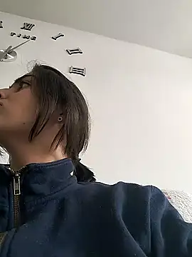 Snapshot of Crystal_Star_ chatting on 11-26-25, 06:31 Crystal Star online show from 11-26-25, 06:31