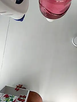 Snapshot of Crystal_Star_ chatting on 12-05-25, 05:31 Crystal Star online show from 12-05-25, 05:31