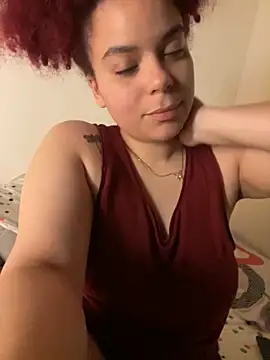 Snapshot of Enyagleam_ chatting on 10-19-25, 11:27 Enyagleam online show from 10-19-25, 11:27