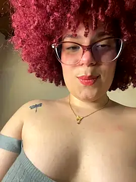 Snapshot of Enyagleam_ chatting on 10-23-25, 02:33 Enyagleam online show from 10-23-25, 02:33