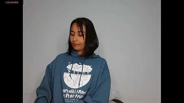 Gia Lee online show from 01-18-26, 03:10