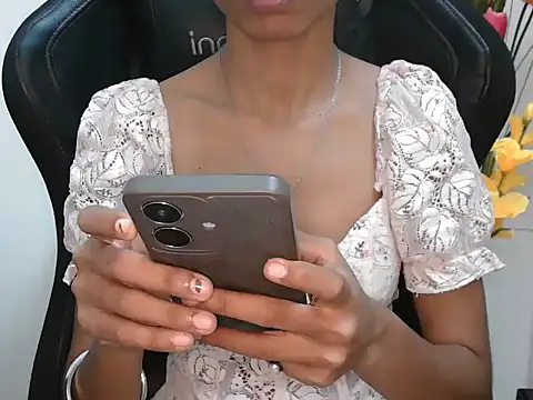 Snapshot of Richa_Patel chatting on 01-08-26, 06:21 Richa Patel online show from 01-08-26, 06:21