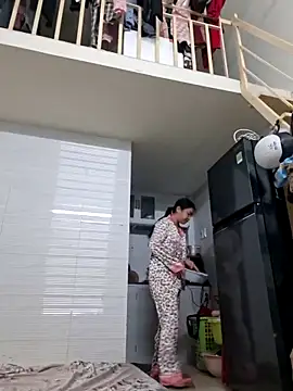 Minn-cute online show from 11-08-25, 03:07