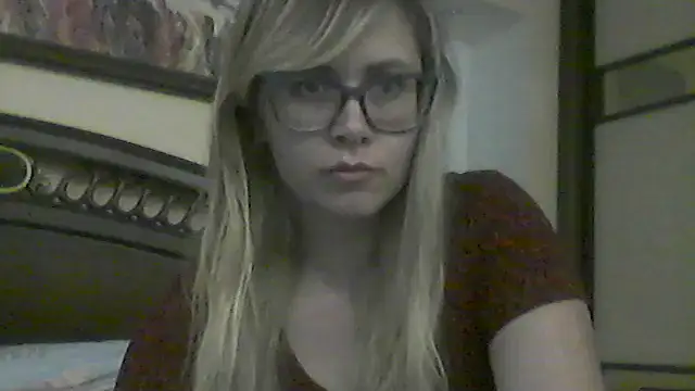 Crystal00Girl online show from 10-31-25, 07:48