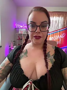 Snapshot of Miss_Lucifer6 chatting on 06-14-26, 01:13 Miss Lucifer6 online show from 06-14-26, 01:13