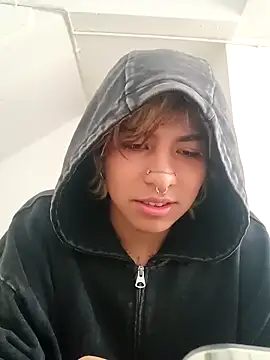 OliIverr22 online show from 09-15-25, 04:07