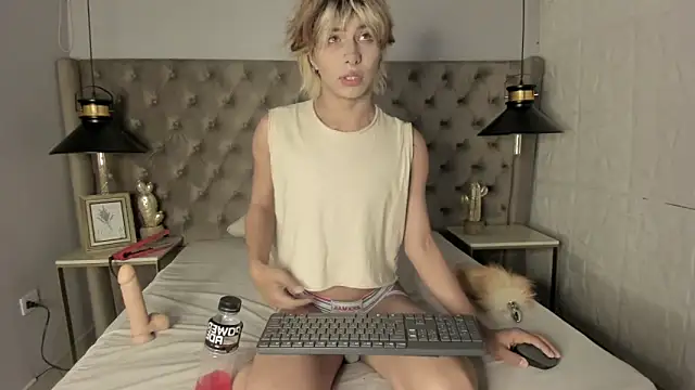 OliIverr22 online show from 09-22-25, 01:46