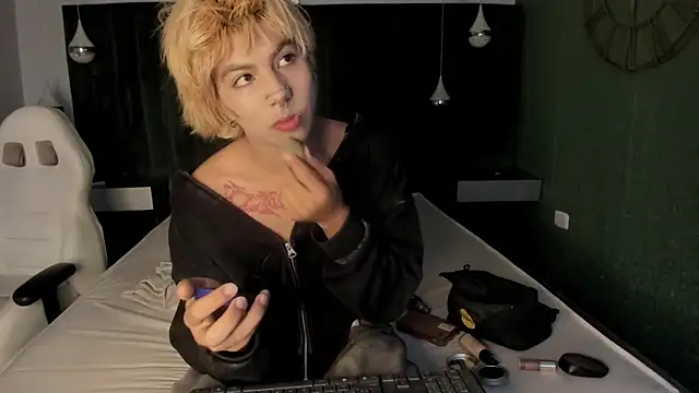 OliIverr22 online show from 11-08-25, 08:07