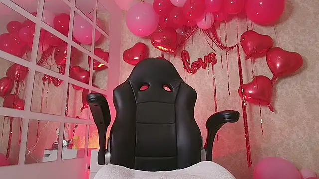 Snapshot of MorenaLush_Eup chatting on 02-14-26, 12:51 MorenaLush Eup online show from 02-14-26, 12:51