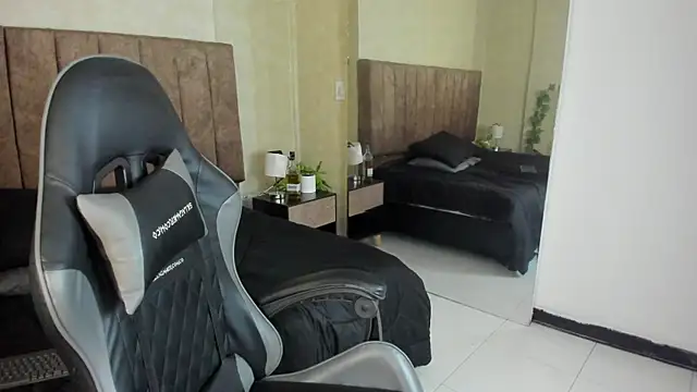 Snapshot of JulietaRioss chatting on 11-11-25, 01:22 JulietaRioss online show from 11-11-25, 01:22