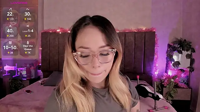 LanaMills  online show from 07-20-26, 05:22
