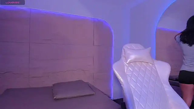 HannahMontgomery online show from 02-10-26, 04:33