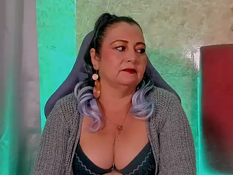 Snapshot of PalomaLombardi chatting on 11-20-25, 08:08 PalomaLombardi online show from 11-20-25, 08:08