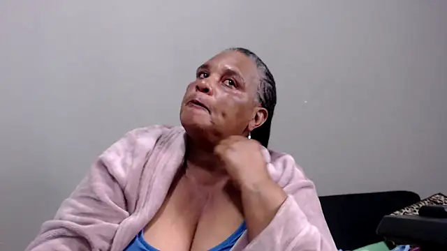 GrandBustyMelon online show from 03-18-26, 09:29