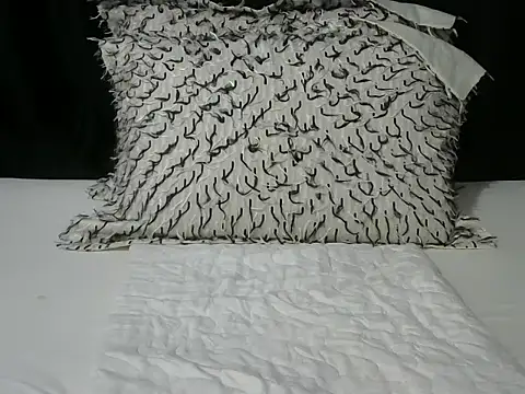 Snapshot of devinantalya chatting on 10-24-25, 12:45 devinantalya online show from 10-24-25, 12:45