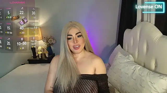 Snapshot of Unforgettable_Maria chatting on 07-17-26, 02:51 Unforgettable Maria online show from 07-17-26, 02:51