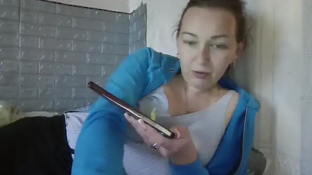 DanaNeon online show from 04-13-26, 01:16