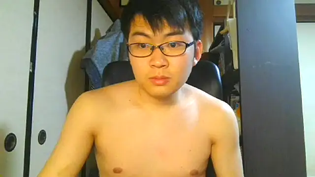 Snapshot of hiromu53 chatting on 03-26-26, 12:44 hiromu53 online show from 03-26-26, 12:44