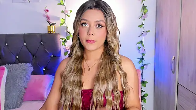 Snapshot of isajonnes18 chatting on 10-15-25, 02:55 isajonnes18 online show from 10-15-25, 02:55