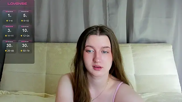 Snapshot of MissFoxy_Ti chatting on 10-05-25, 01:37 MissFoxy Ti online show from 10-05-25, 01:37