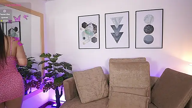 MilaCrave online show from 09-24-25, 11:35