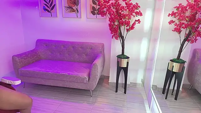 Snapshot of Anie_johnson chatting on 04-24-26, 06:54 Anie johnson online show from 04-24-26, 06:54