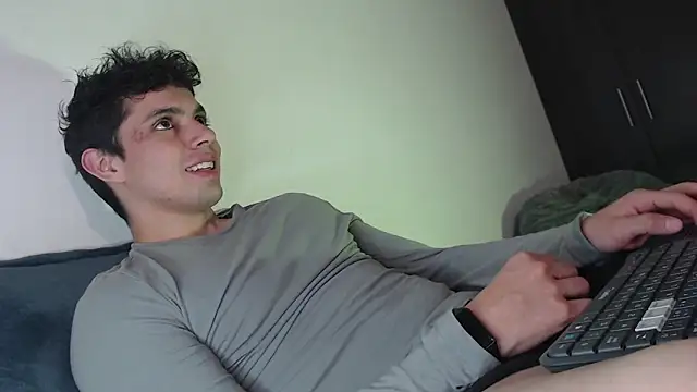 Snapshot of yourfavoriteboy__ chatting on 09-23-25, 10:46 yourfavoriteboy online show from 09-23-25, 10:46