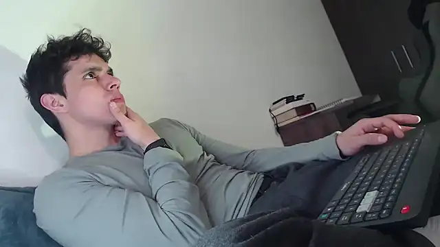 yourfavoriteboy   online show from 01-09-26, 12:13