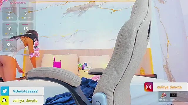 valirya devote online show from 12-22-25, 03:25