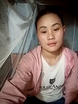 Snapshot of Ruaiuoi chatting on 02-12-26, 12:33 Ruaiuoi online show from 02-12-26, 12:33