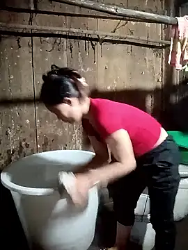 Snapshot of Ruaiuoi chatting on 02-14-26, 12:46 Ruaiuoi online show from 02-14-26, 12:46