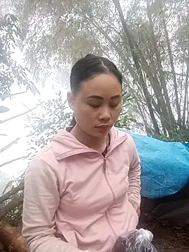 Snapshot of Ruaiuoi chatting on 02-24-26, 02:20 Ruaiuoi online show from 02-24-26, 02:20