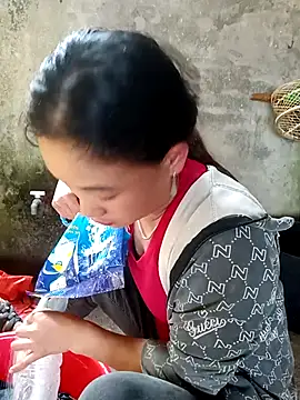 Snapshot of Ruaiuoi chatting on 03-02-26, 05:52 Ruaiuoi online show from 03-02-26, 05:52