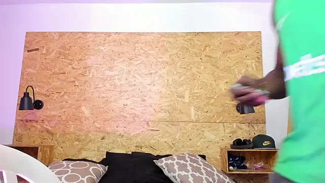 santiblack7 online show from 10-14-25, 07:36