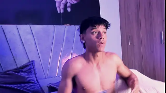 Snapshot of ZYZZ1312 chatting on 09-19-25, 05:35 ZYZZ1312 online show from 09-19-25, 05:35