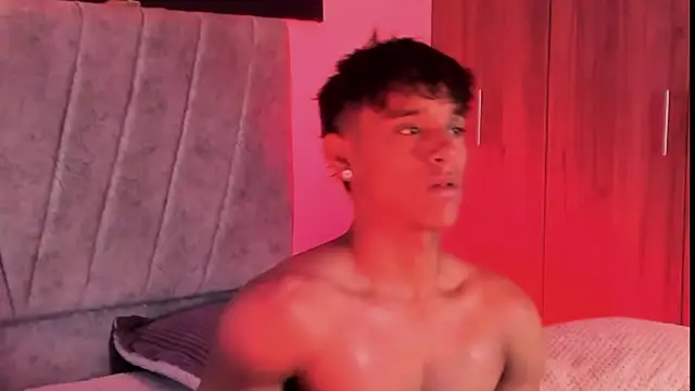 Snapshot of ZYZZ1312 chatting on 09-30-25, 06:35 ZYZZ1312 online show from 09-30-25, 06:35