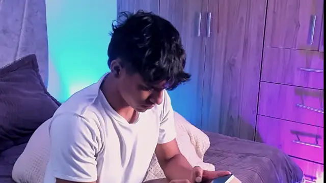 Snapshot of ZYZZ1312 chatting on 10-14-25, 06:09 ZYZZ1312 online show from 10-14-25, 06:09